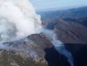 El incendio de Peñalba de la Sierra mantiene activos 12 medios y 45 efectivos tras retirarse los aéreos