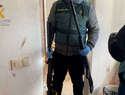 La Guardia Civil detiene a un peligroso delincuente armado en Alcabón (Toledo)
