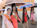 La lluvia no ha impedido el primer encierro de las Fiestas de Villamayor, aunque ha restado público
