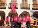 Las calles de Manzanares se tiñen de rosa para concienciar sobre el cáncer de mama