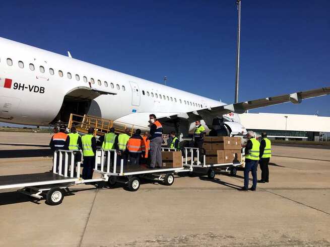 El aeropuerto de Ciudad Real recibe el primer vuelo del corredor aéreo sanitario entre China y España