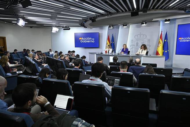 El Gobierno regula por primera vez los derechos de más de 1,6 millones de personas en prácticas formativas