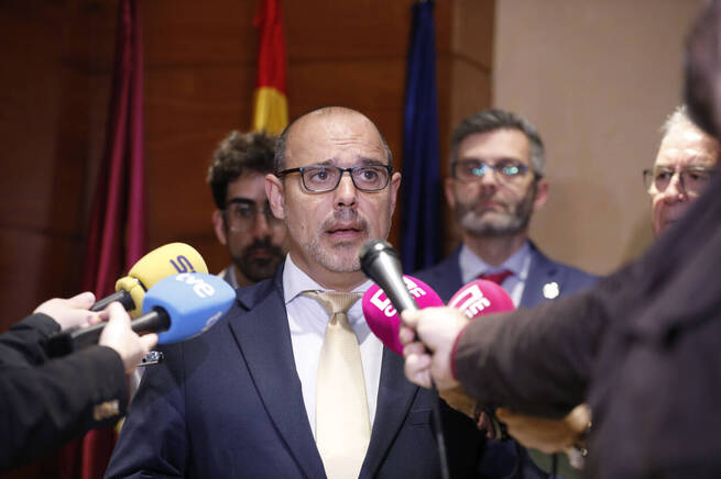 Bellido celebra la "gran victoria" del nuevo Estatuto con una mayoría "abrumadora" en el Congreso