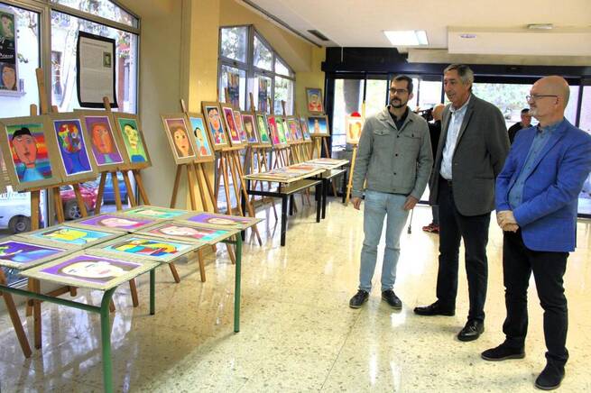 El IES Modesto Navarro expone en Ciudad Real autorretratos inspirados en Picasso realizados por alumnos