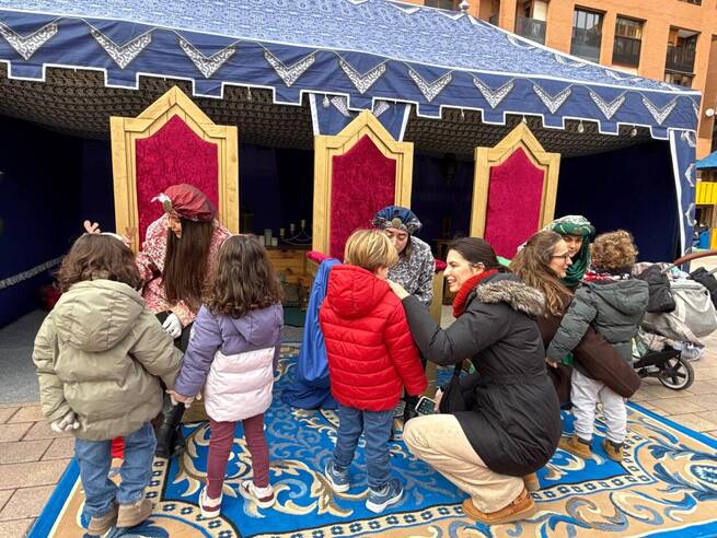 Los Carteros Reales inician su recorrido por los barrios de Albacete para recoger las cartas de los niños a los Reyes Magos