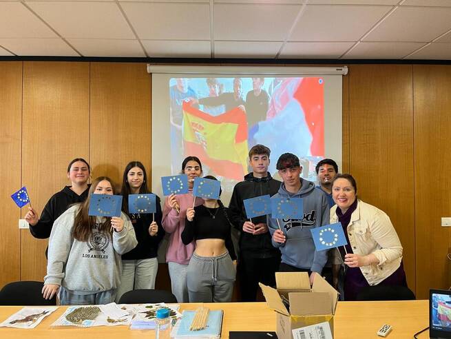 El IES Clara Campoamor de La Solana impulsa un proyecto europeo por el Día de Europa centrado en la biodiversidad y la unidad