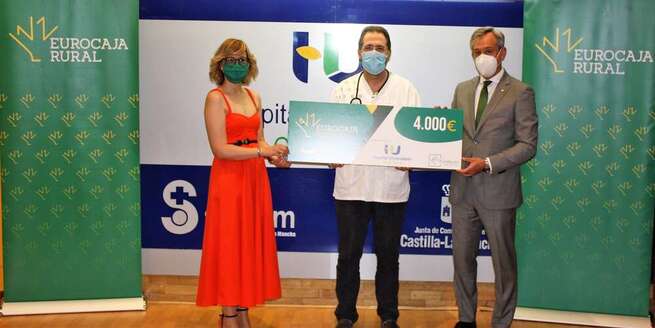 El Hospital Universitario de Guadalajara recibe 4.000 euros de Fundación Eurocaja Rural por un proyecto de investigación clínica frente al COVID