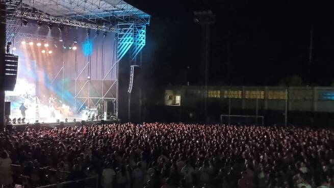 Más de 3.500 personas corean los éxitos de Abraham Mateo en el arranque de las fiestas de Valdepeñas