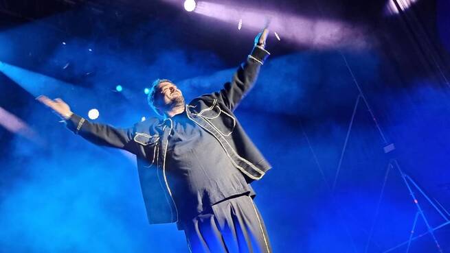 Antonio Orozco celebra 25 años de carrera con un concierto multitudinario en Valdepeñas