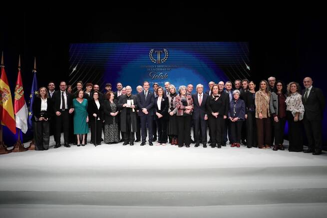 Toledo distingue a sus ciudadanos e instituciones más destacadas en la emotiva gala de Honores de San Ildefonso