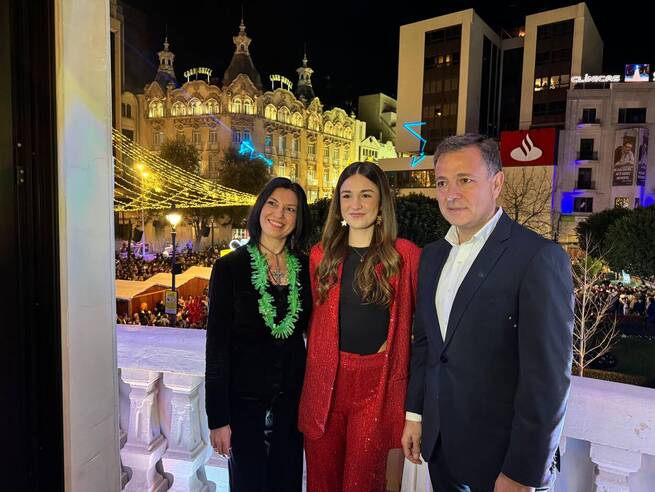 Miles de albaceteños celebran las ‘Precampanadas’ 2024 con música, luz y diversión en el centro de la ciudad