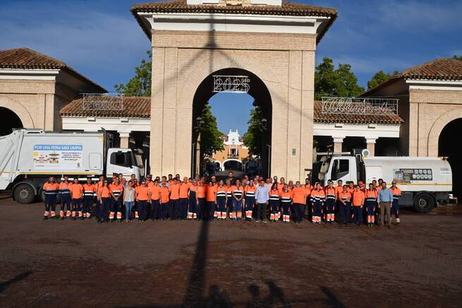 El alcalde de Albacete reconoce el trabajo de 270 operarios para mantener la limpieza durante la Feria