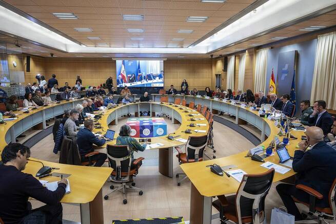 El uso del móvil y la impaciencia se consolidan como principales factores de riesgo en los pasos de peatones