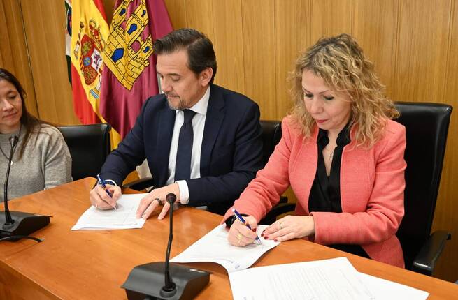 MicroBank y el Ayuntamiento de Socuéllamos firman un convenio de un millón de euros para financiar proyectos emprendedores