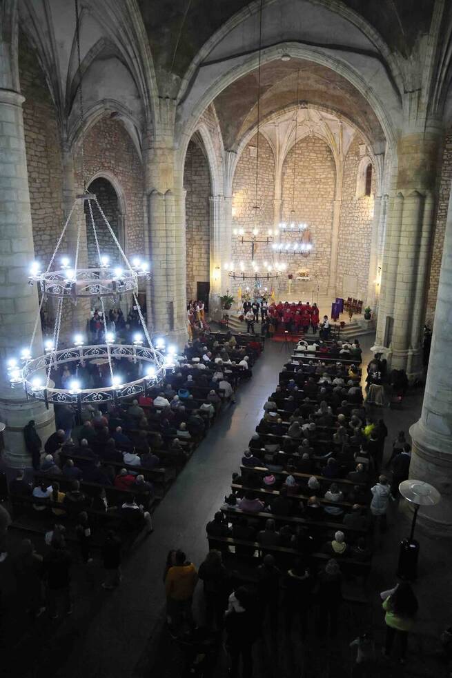 Pareja reúne a un millar de personas en su XVII Certamen de Villancicos