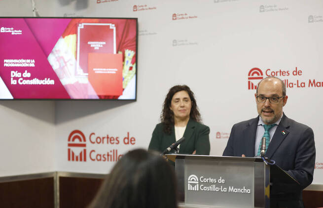 Las Cortes de Castilla-La Mancha conmemoran el Día de la Constitución con un programa de actividades que incluye visitas teatralizadas e iluminación especial