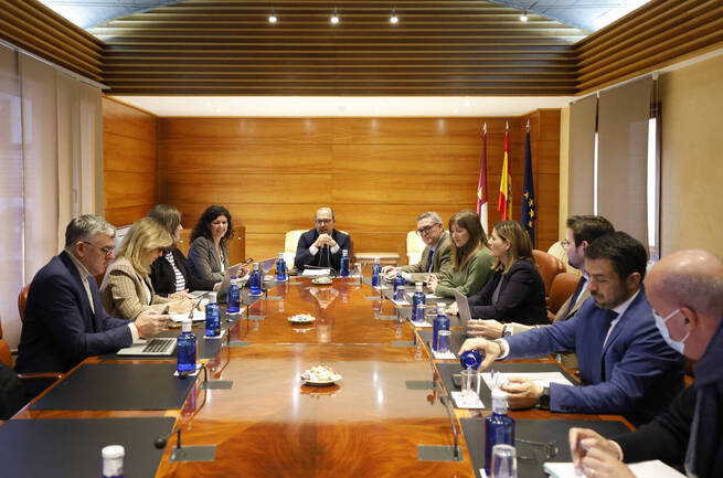 Las Cortes de Castilla-La Mancha debatirán este jueges la resolución sobre la Ley de violencia de género y abordarán el abandono escolar, sanidad y dependencia