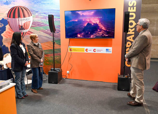 El Geoparque Volcanes de Calatrava presenta en FITUR 2026 su nueva identidad bajo el lema "Pon un volcán en tu vida"