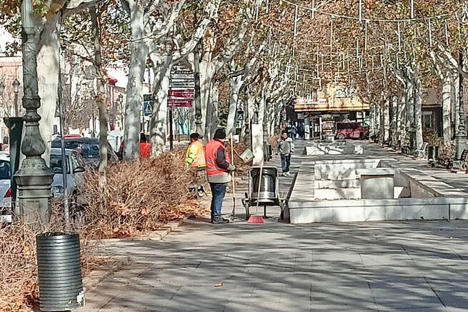 Tomelloso refuerza la limpieza urbana con un nuevo servicio que incluye los fines de semana