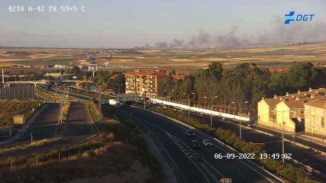 Declarado un incendio en una chatarrería en Villaluenga de la Sagra (Toledo)