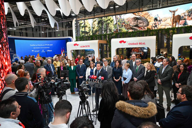 Valverde reclama en FITUR una estrategia turística global para Ciudad Real y mejoras urgentes en las comunicaciones