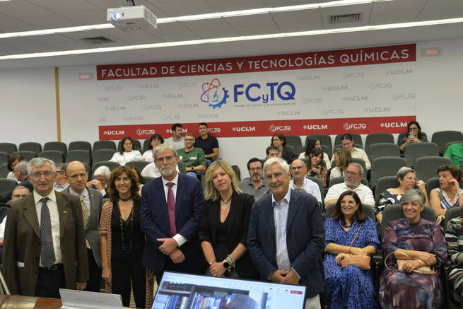 La Facultad de Ciencias y Tecnologías Químicas de la UCLM homenajea a su primer decano, el profesor Enrique Díez Barra