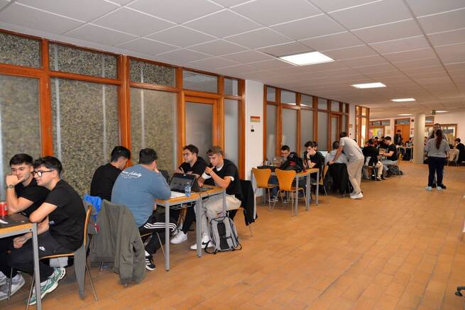 La Escuela Superior de Informática de Ciudad Real celebra la festividad de Santa Tecla cargada de actividades y una alta participación