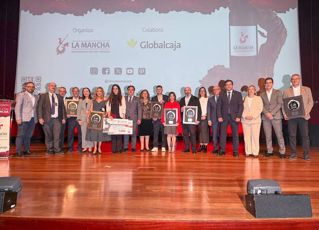 Valverde destaca el vino como símbolo de identidad y motor económico de la provincia en los Premios Solidarios de la DO Mancha