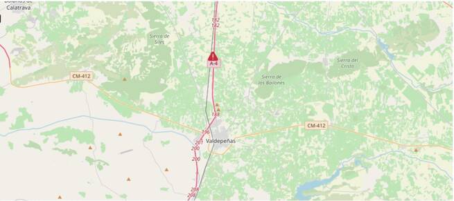 Una mujer fallecida y un hombre herido grave tras colisionar un camión contra un edificio en Valdepeñas (Ciudad Real)