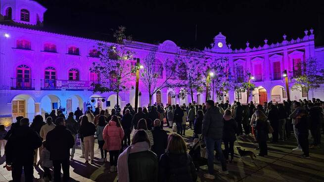 Manzanares homenajea a las víctimas de violencia de género en el Día Internacional para la Eliminación de la Violencia contra las Mujeres