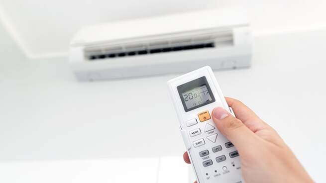 Cinco consejos de OCU para reducir a la mitad la factura eléctrica del aire acondicionado