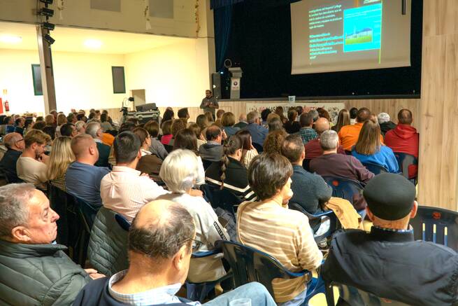 Arenales de San Gregorio rechaza unánimemente la macroplanta de biometano proyectada a cinco kilómetros