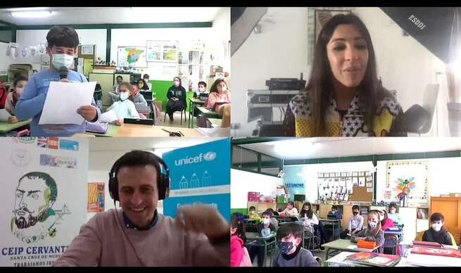 Las DJ internacionales, B Jones y Fátima Hajji, cierran las activiades del CEIP Cervantes de Santa Cruz de Mudela, por el día de la mujer