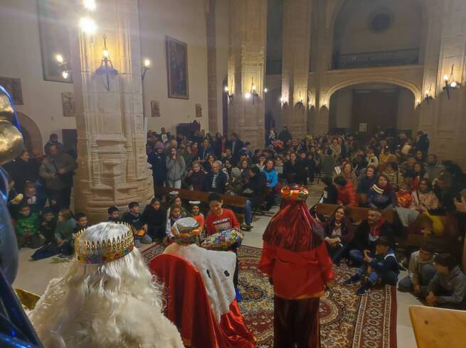 Cogolludo despide la Navidad con una emotiva Cabalgata de Reyes que llenó de magia sus calles históricas