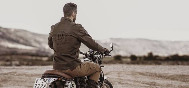 Viajar en moto con la equipación adecuada: seguridad y confort en cada kilómetro