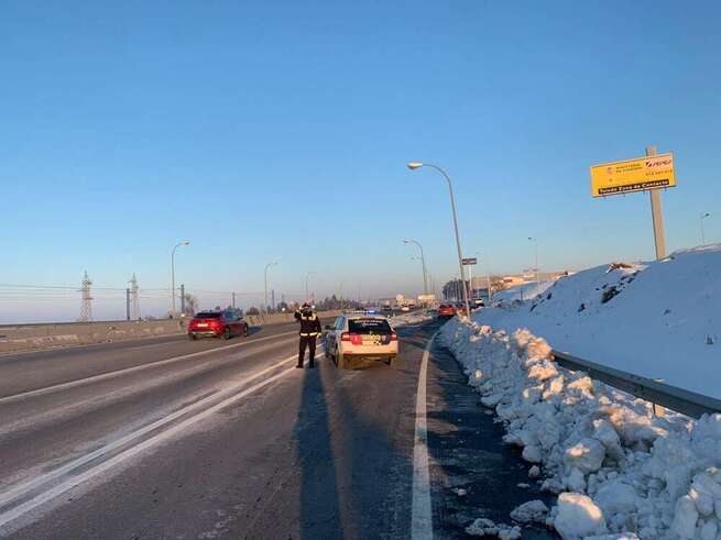 Policía Local controla los accesos a los centros comerciales de Toledo, que deben estar al 30 por ciento en Nivel 3