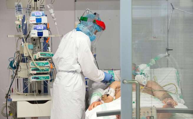 Los hospitalizados por COVID-19 en Castilla-La Mancha descienden a menos de 100 entre cama y UCIS