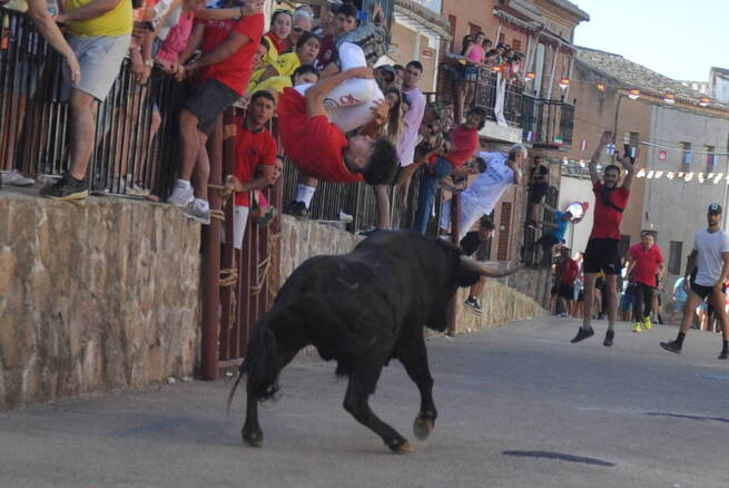 Mestanza celebra sus fiestas patronales en honor a San Pantaleón con seis siglos de tradición