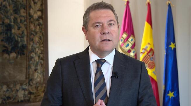 García-Page apuesta por seguir dedicando recursos a la investigación y tratamiento de las enfermedades raras en un sistema sanitario “universal”