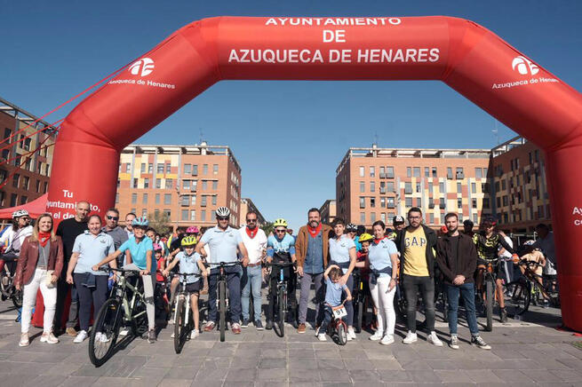 Cerca de 1.300 personas participan en el Día de la Bicicleta José Luis Viejo de las Fiestas de Azuqueca 2023