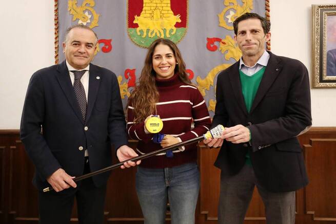 María Herrera recibe el homenaje de Talavera tras proclamarse Campeona del Mundo de motociclismo
