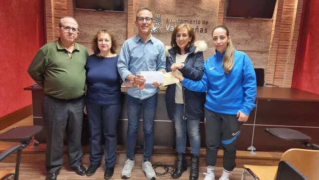 La carpa de Carnaval de Valdepeñas recauda 1.882 euros para Hugo-AME y Asetitina