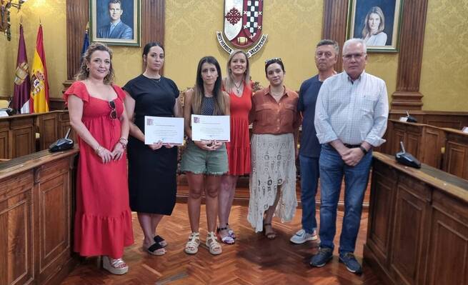 Las XII Notas del Vino hacen entrega de 7.583 euros a las asociaciones Asetitina y Hugo-AME