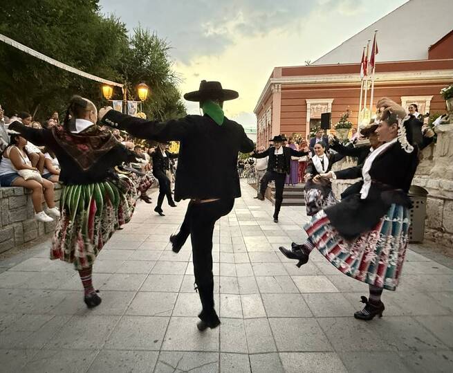 La Feria y Fiestas de Ciudad Real arrancan con un pregón emotivo y un desfile multitudinario
