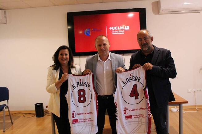La UCLM mantiene su apuesta por el baloncesto base regional