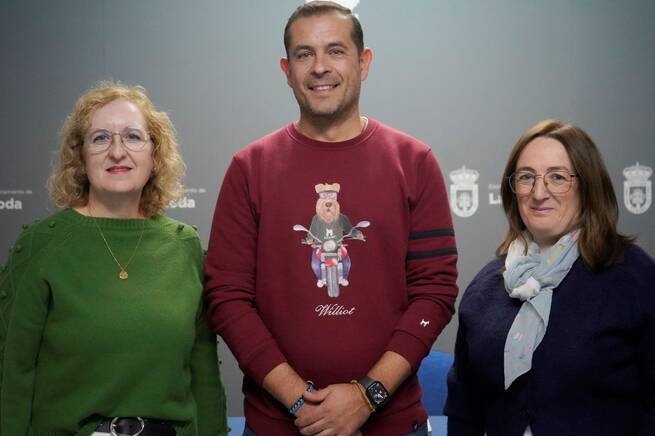 La Roda se convierte en la capital regional del folclore con 48 grupos y 450 participantes