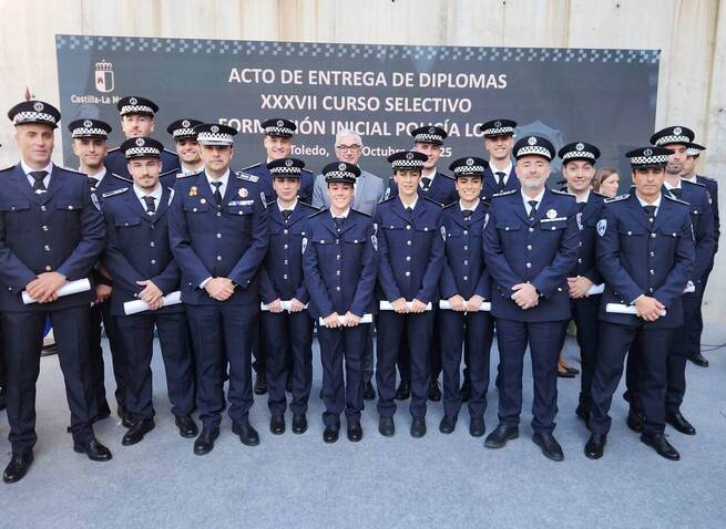 Quince nuevos policías locales se gradúan en Toledo tras completar un curso de nueve meses