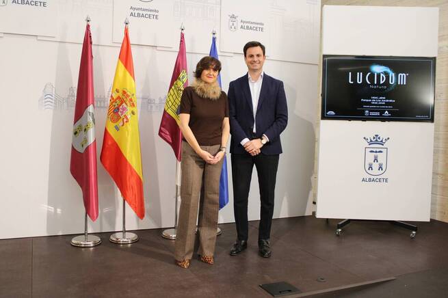 Albacete transforma su parque de Los Jardinillos en un universo luminiscente navideño con ‘Lucidum Natura’