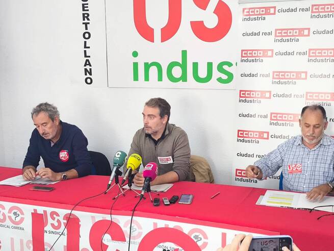 Los trabajadores de Navec en Puertollano inician huelga indefinida ante el ERE que afecta a toda la plantilla