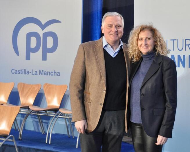 El candidato del PP a la alcaldía de Ciudad Real, Paco Cañizares, confía en Rosario Roncero para dirigir la campaña de las municipales del 28-M